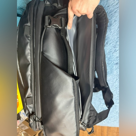 Wandrd 35L transit backpack - Picture 6 of 16